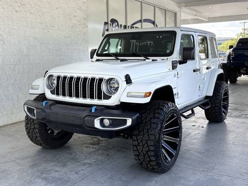 Used 2024 Jeep Wrangler Unlimited Sahara AWD/4WD image 1