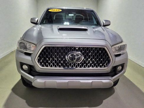 Used 2018 Toyota Tacoma TRD Sport image 12