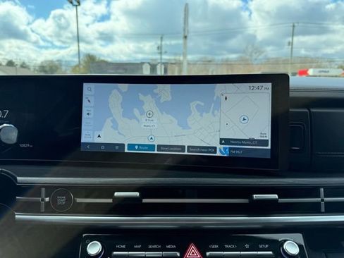 Used 2025 Hyundai Santa Fe Limited image 30