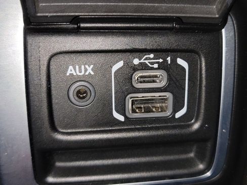 Used 2020 Jeep Wrangler Sport image 23