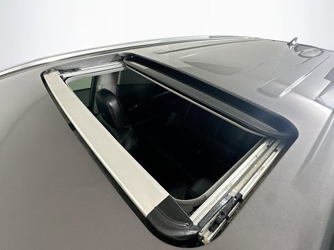 Used 2017 Toyota Highlander XLE image 25