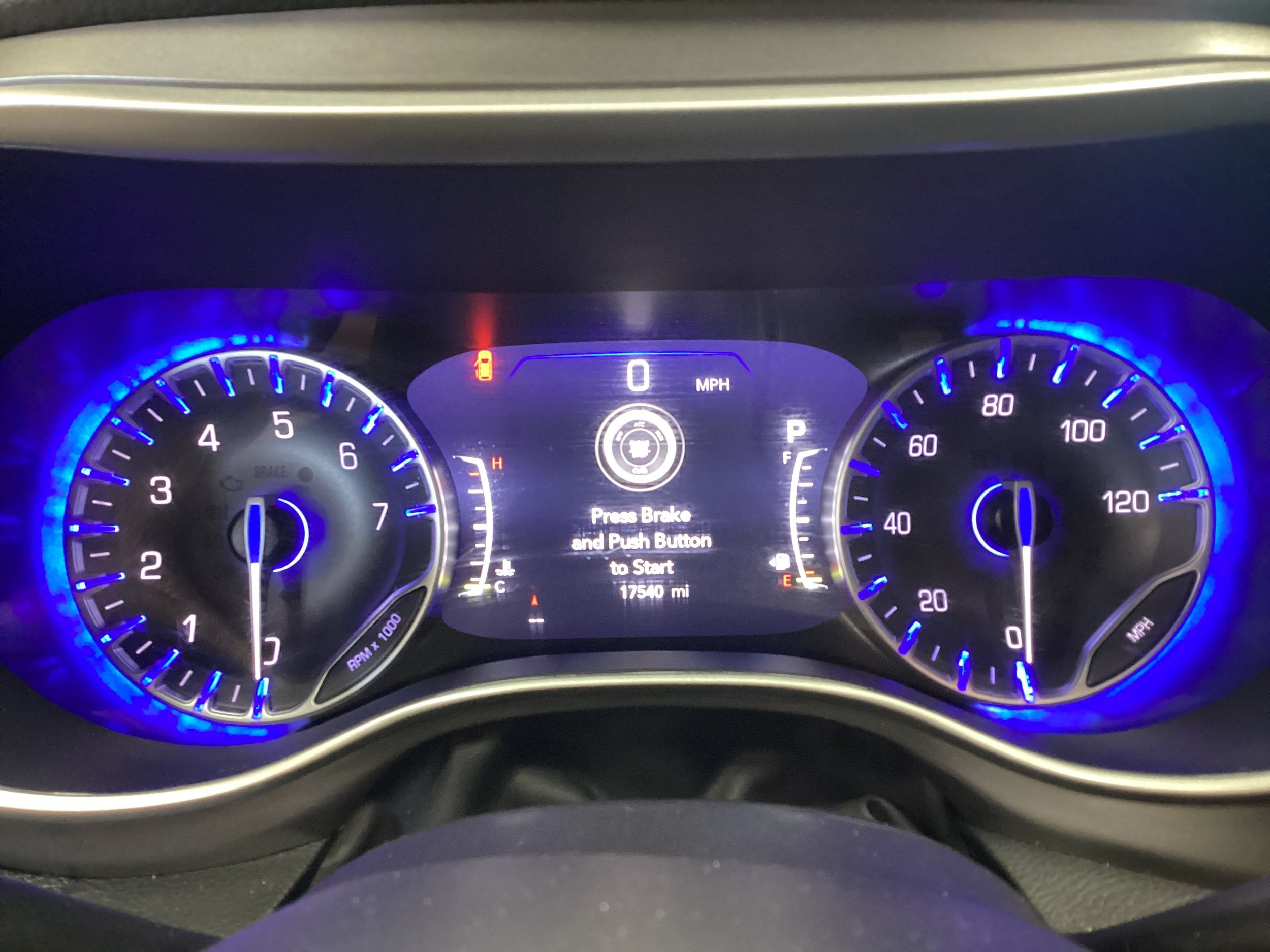 Used 2025 Chrysler Pacifica Select AWD/4WD image 25