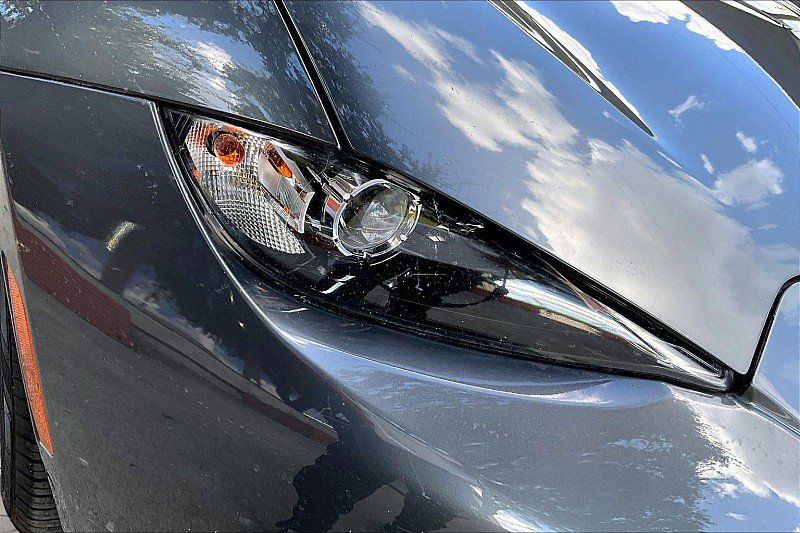 Used 2017 MAZDA MX-5 Miata RF Grand Touring RWD image 21