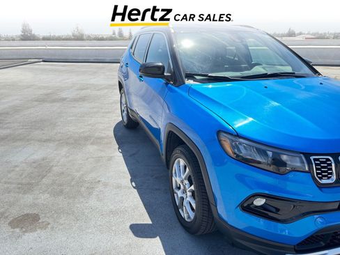 Used 2025 Jeep Compass Limited AWD/4WD image 1