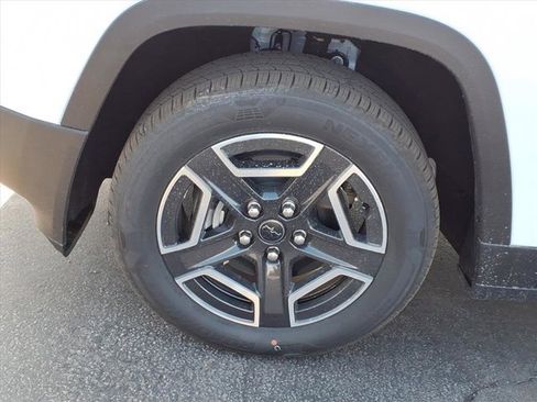 New 2026 Jeep Cherokee Laredo image 21