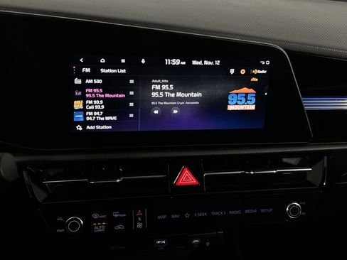 Used 2023 Kia Niro EX image 20