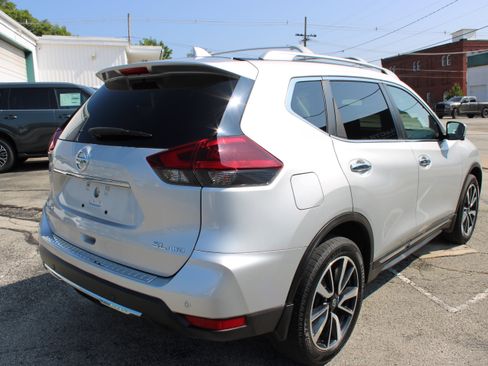 Used 2019 Nissan Rogue SL w/ Premium Package AWD/4WD image 6