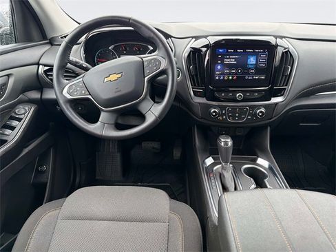 Used 2020 Chevrolet Traverse LT image 18