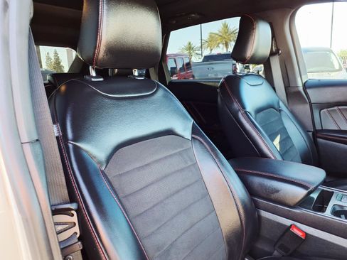 Certified 2023 Ford Edge ST-Line AWD/4WD image 12