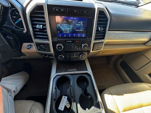 Used 2021 Ford F250 Lariat w/ Lariat Ultimate Package AWD/4WD image 17