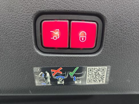 Certified 2024 Mercedes-Benz CLE 53 AMG 4MATIC image 11