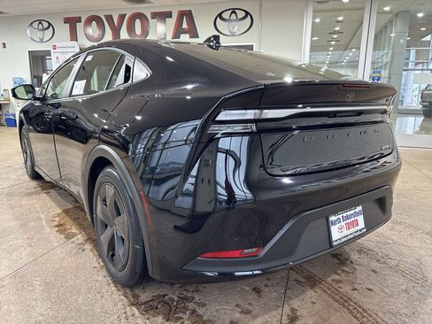 New 2026 Toyota Prius Plug-In Hybrid image 8