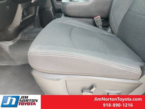 Used 2025 RAM 2500 Big Horn AWD/4WD image 25