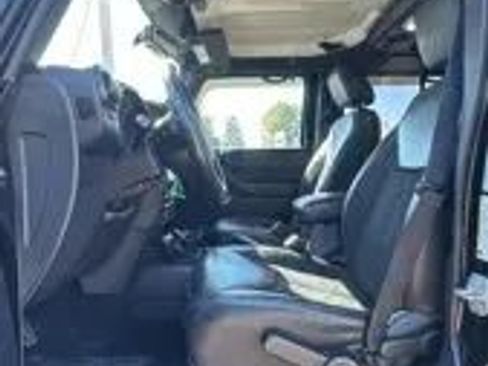 Used 2016 Jeep Wrangler Unlimited Sahara AWD/4WD image 8