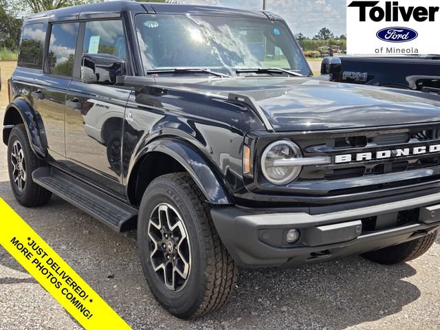 New 2026 Ford Bronco Outer Banks AWD/4WD image 1