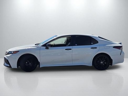 Used 2022 Toyota Camry SE FWD image 7
