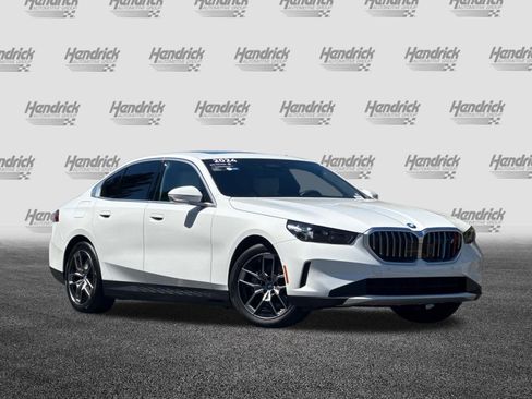 Used 2024 BMW i5 eDrive40i w/ Premium Package RWD image 2