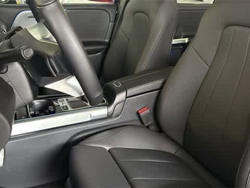 Certified 2025 Mercedes-Benz GLB 250 4MATIC image 54