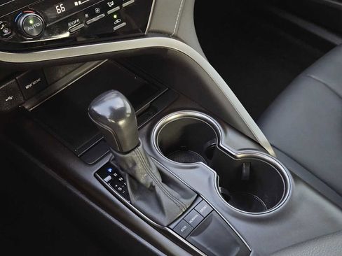 Used 2022 Toyota Camry SE image 20