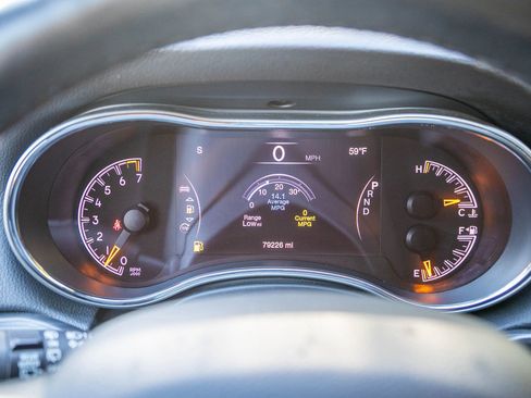 Used 2020 Jeep Grand Cherokee Altitude image 32