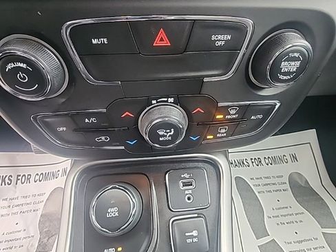 Used 2020 Jeep Compass Latitude w/ Cold Weather Group image 27