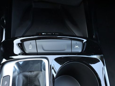 New 2026 Chevrolet Trax ACTIV w/ Sunroof Package FWD image 10