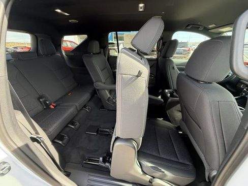 New 2026 Chevrolet Traverse LT image 33