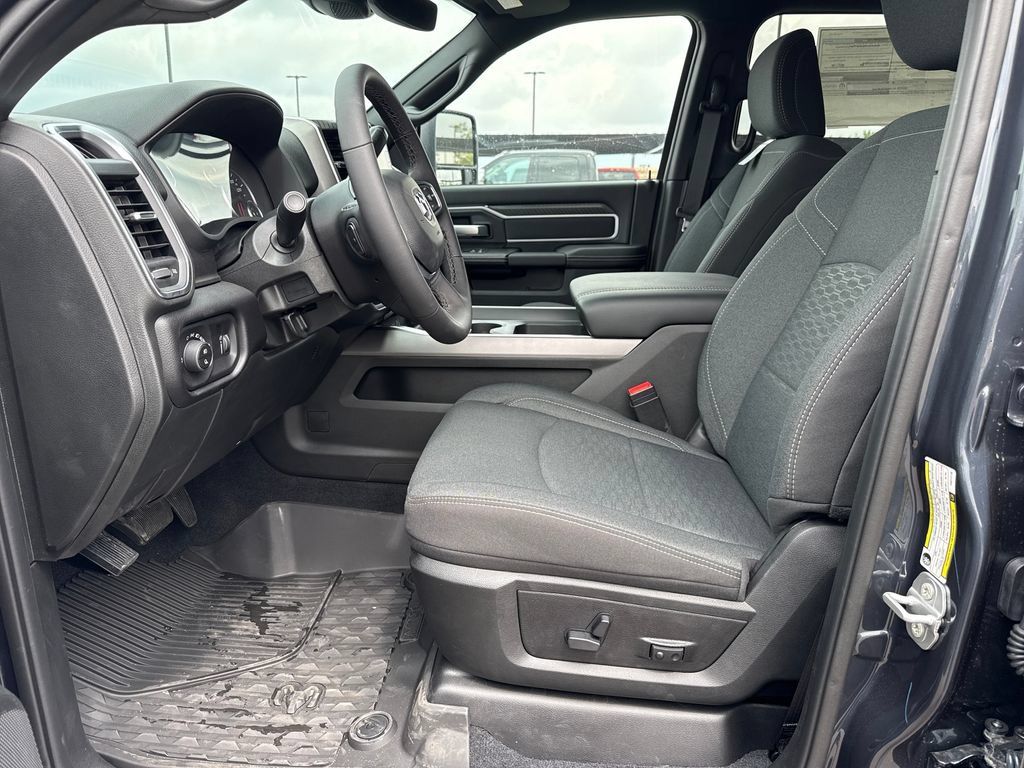 New 2026 RAM 3500 Big Horn AWD/4WD image 23
