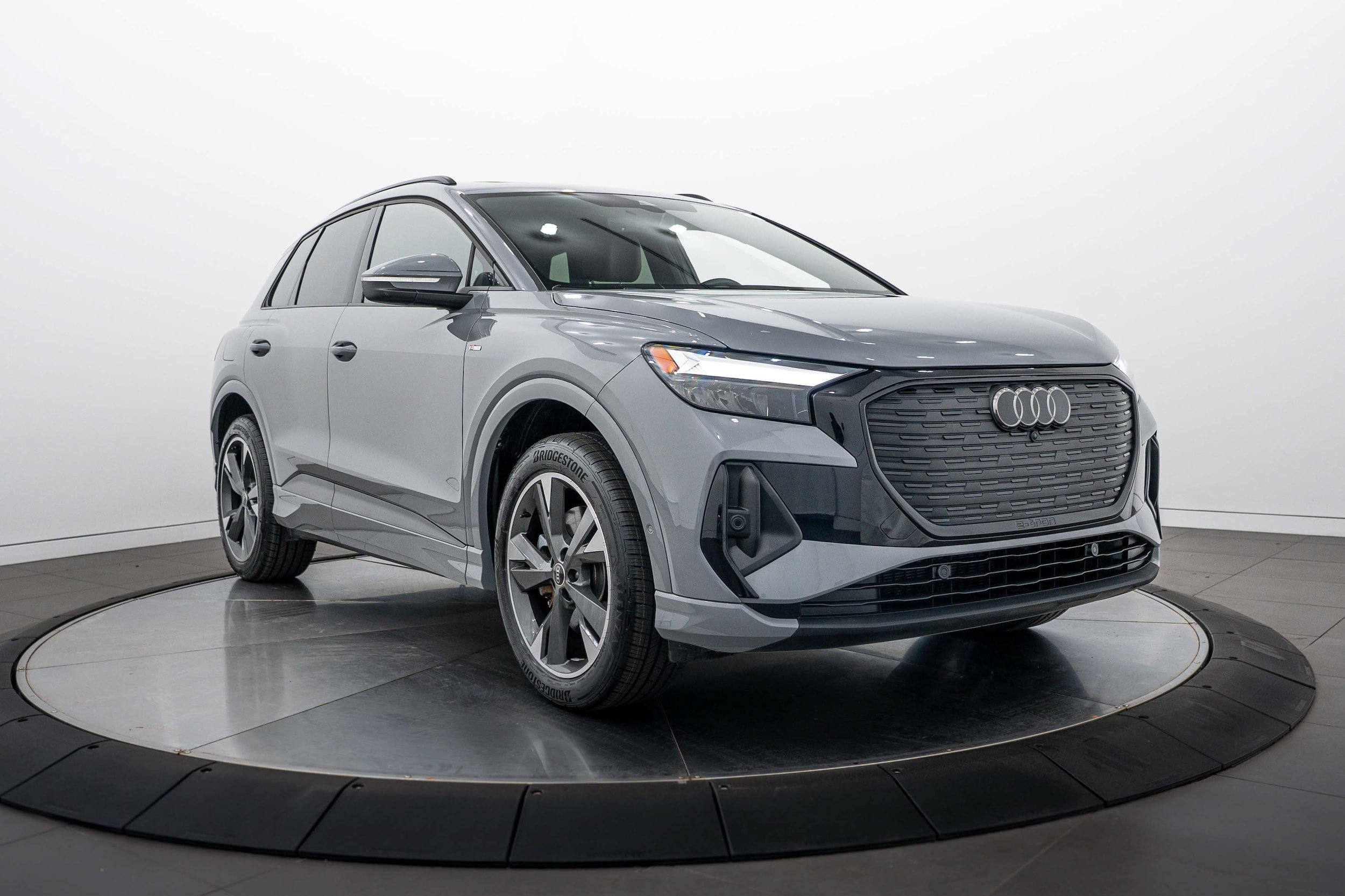Certified 2024 Audi Q4 e-tron Premium Plus AWD/4WD image 2
