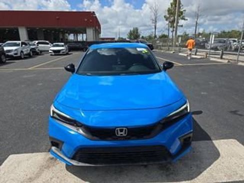 Used 2023 Honda Civic Sport image 2