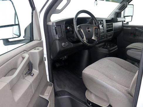 Used 2019 GMC Savana 3500 w/ Power Convenience Package image 17