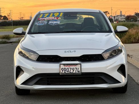 Used 2022 Kia Forte LXS image 9