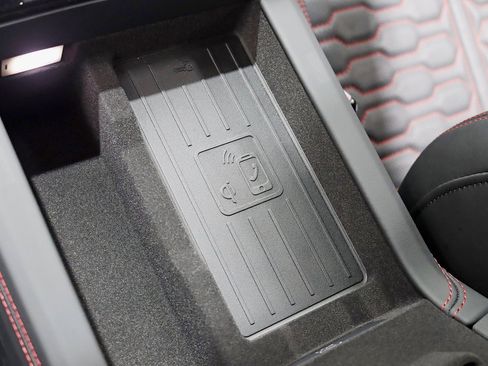 Used 2025 Audi RS 6 performance image 28