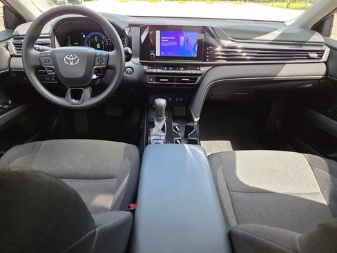 Used 2026 Toyota Camry LE FWD image 5