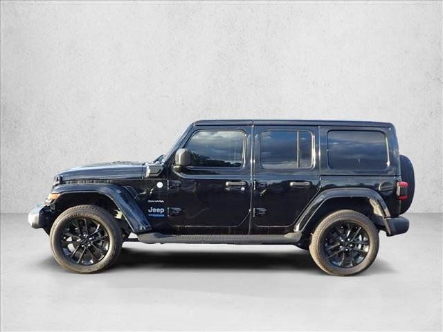 Used 2022 Jeep Wrangler Unlimited Sahara w/ Cold Weather Group AWD/4WD image 2