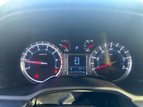 Used 2019 Toyota 4Runner TRD Off-Road Premium AWD/4WD image 19