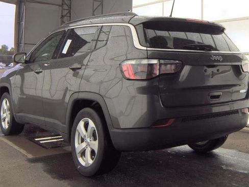 Used 2018 Jeep Compass Latitude FWD image 6