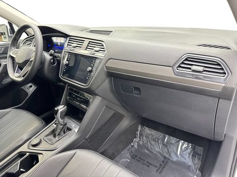 Used 2023 Volkswagen Tiguan SE AWD/4WD image 53