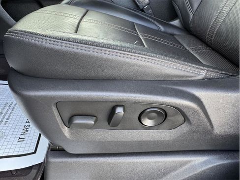 Used 2023 Chevrolet Silverado 1500 High Country w/ Technology Package AWD/4WD image 15