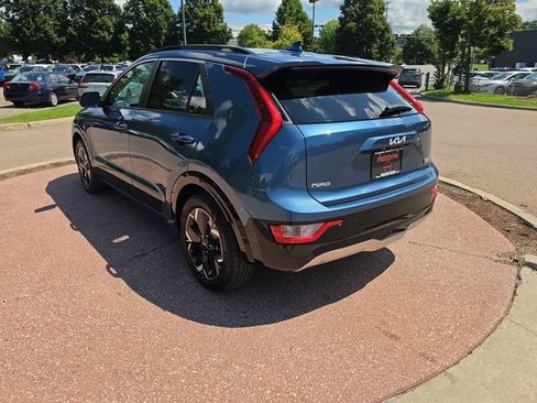 Used 2023 Kia Niro Wind w/ Wind Preserve Package FWD image 3