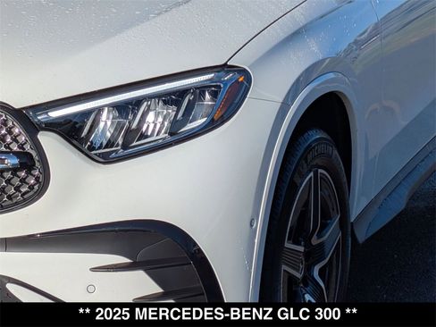 Certified 2025 Mercedes-Benz GLC 300 4MATIC image 9