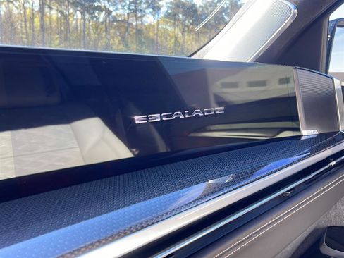 Used 2025 Cadillac Escalade V image 20