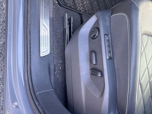 Used 2025 Volkswagen Atlas SEL Premium R-Line image 5