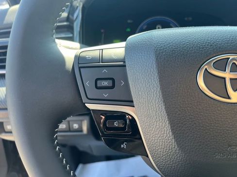 Used 2026 Toyota Camry Hybrid image 16