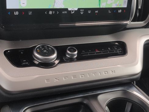 Certified 2025 Ford Expedition Active AWD/4WD image 26