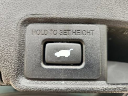Used 2025 Acura RDX SH-AWD image 37