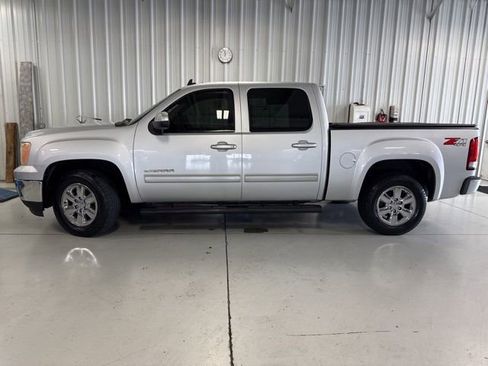 Used 2012 GMC Sierra 1500 SLT w/ SLT Convenience Package AWD/4WD image 3