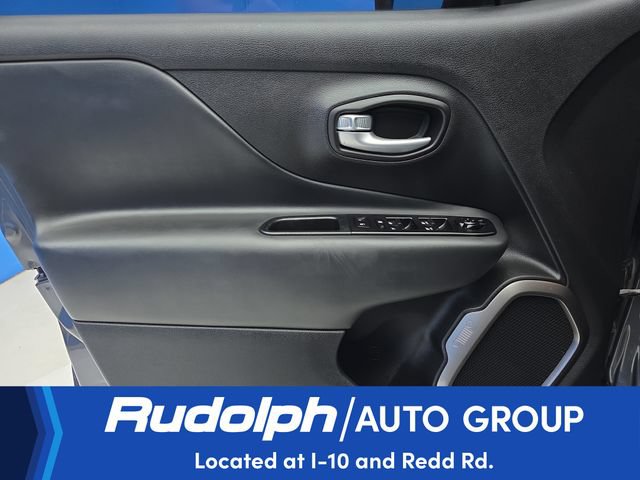 Used 2023 Jeep Renegade Latitude AWD/4WD image 10