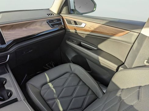 New 2026 Volkswagen Atlas SE FWD image 12