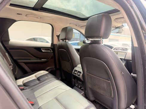 Used 2019 Jaguar F-PACE Prestige AWD/4WD image 18